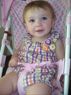 http://i218.photobucket.com/albums/cc142/corterfamily07/Cheerleading/100_0907-1.jpg