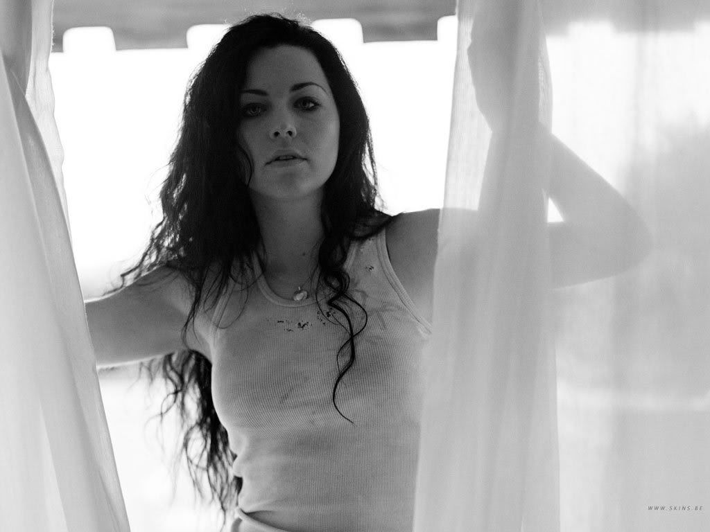 amy-lee-1024x768-16758.jpg