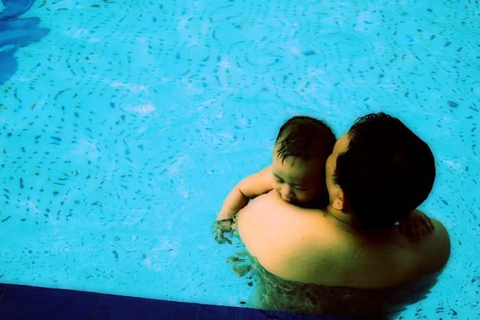 IMAGE: http://i218.photobucket.com/albums/cc266/neoneoneo/fotofoto/meandmyson.jpg