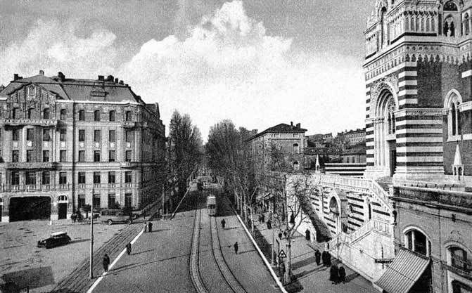 http://i218.photobucket.com/albums/cc276/nikon_vg/Rijeka/Copy-of-Ganz_RITrg_ZabicaCrkva_Gosp.jpg