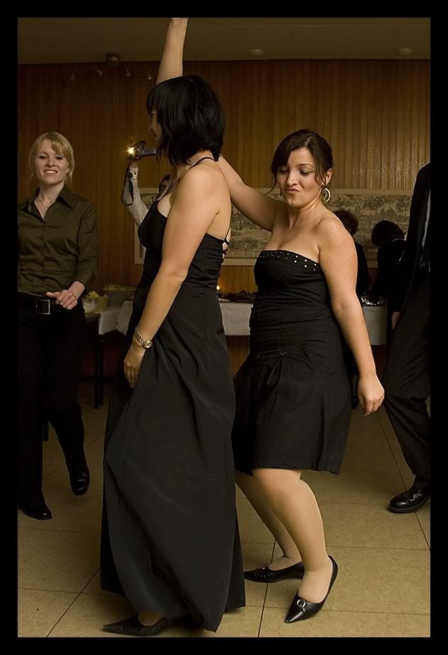 IMAGE: http://i218.photobucket.com/albums/cc79/LuvAir/NegisHochzeitsfeier12Oktober2007_02.jpg