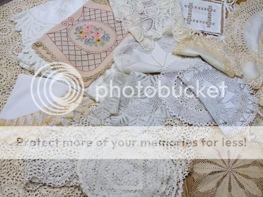 45 Lot Old Vintage Estate LINENS DOILIES RUNNERS  